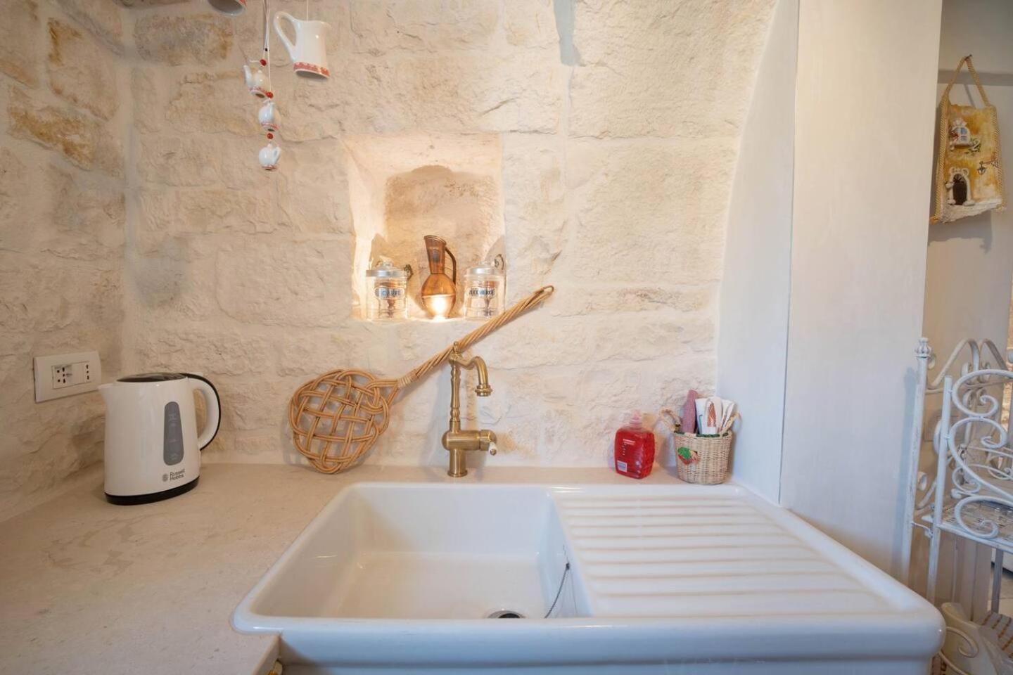 Valle D'Itria Trulli E Alcova Mikael Cisternino Exterior photo